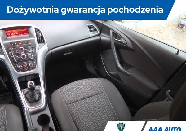 Opel Astra cena 26000 przebieg: 195616, rok produkcji 2014 z Szadek małe 172